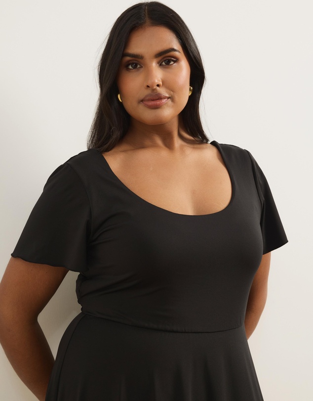 Atmos&Here Curvy - Jersey Maxi Dress with Flutter Sleeves