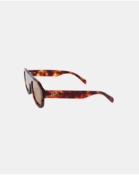 Soda Shades - Rozalia Russia x Soda Shades - Shade 004 Rich Tortoise