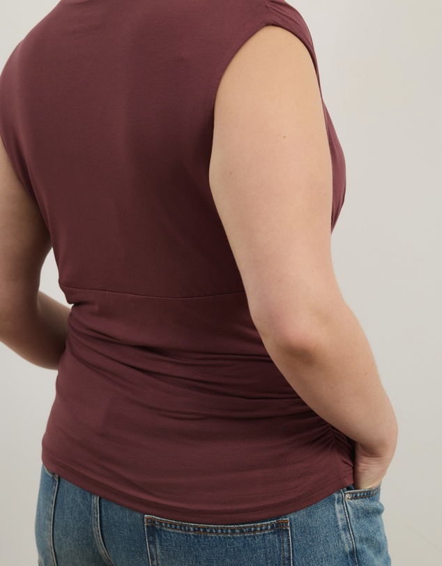 Atmos&Here Curvy - Savannah V Neck Ruched Top