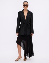 Minima Esenciales - Talia Wool Belted Blazer