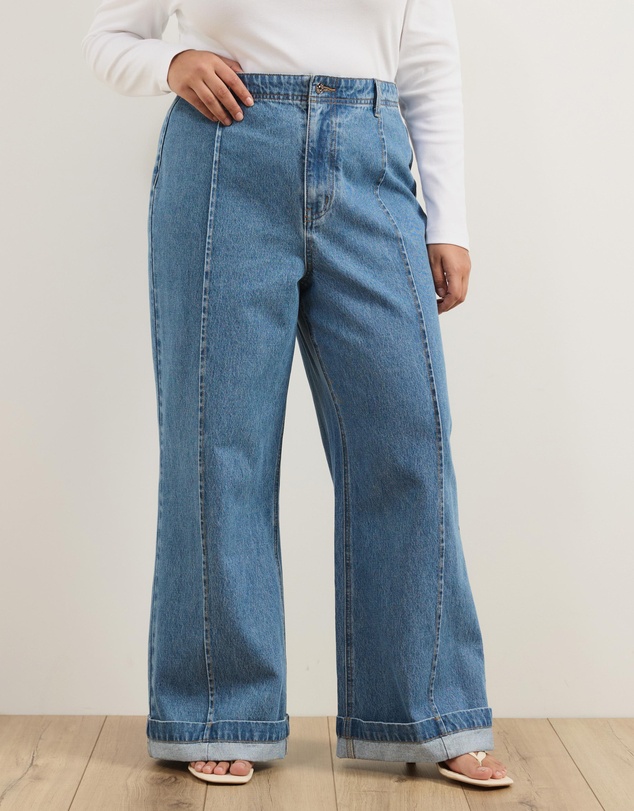Atmos&Here Curvy - Lorie Pin Tuck Wide Leg Jeans