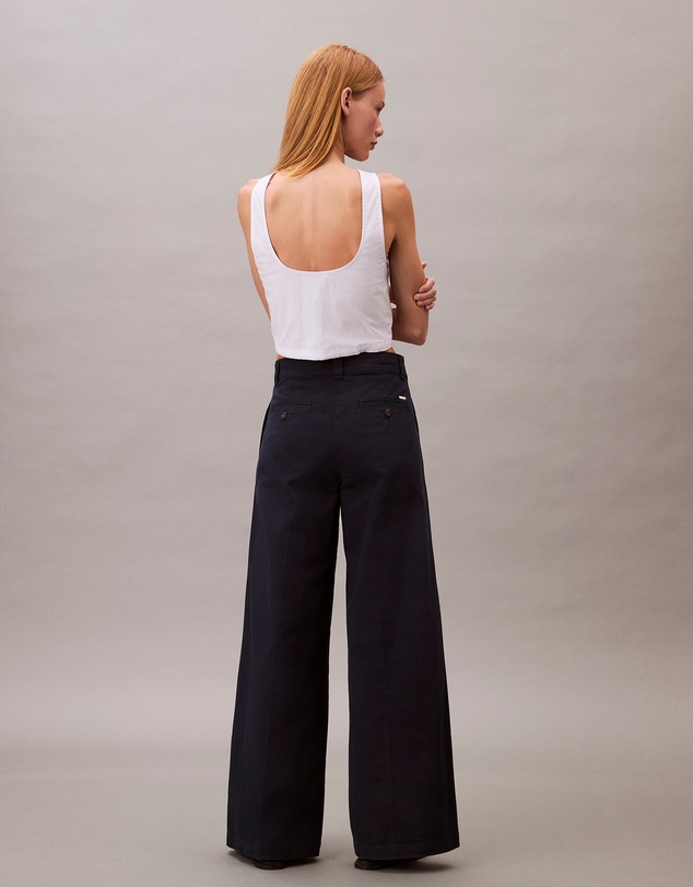 Calvin Klein - Relaxed Straight Chino Pants