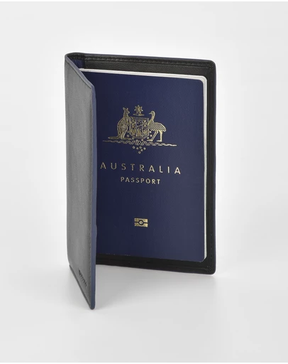 Cobb & Co - Billy Two Tone Leather RFID Passport Holder