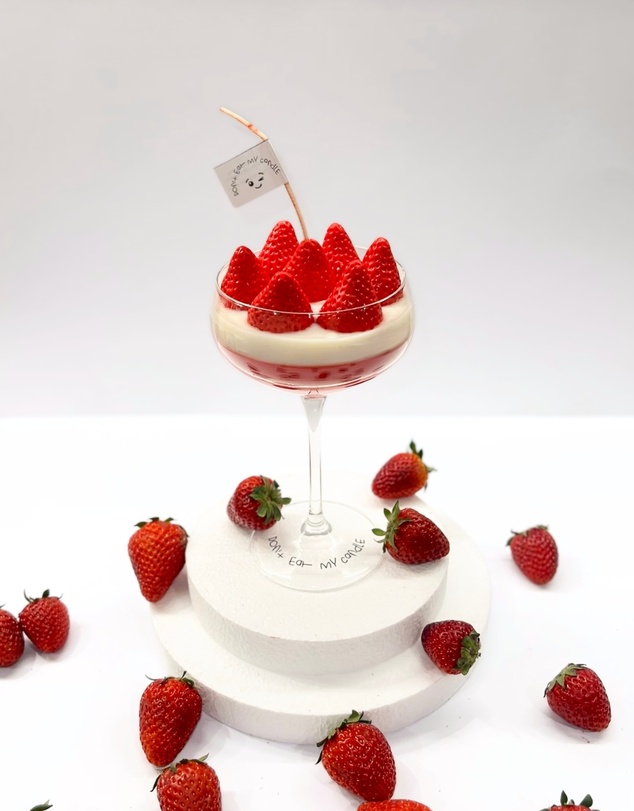 Don't Eat My Candle - Strawberry Martini Cocktail Candle - Triple Pour (310g)