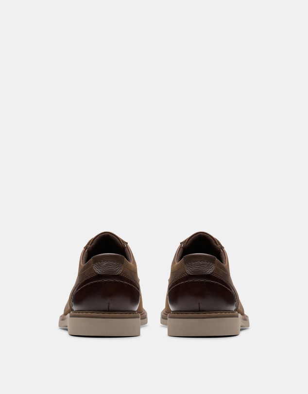 Clarks - Radcliff Low Beeswax