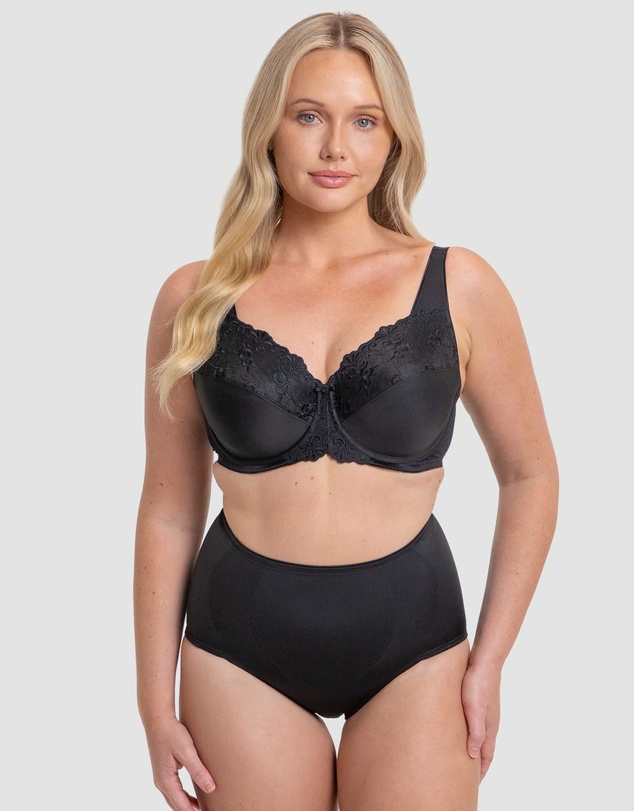 Triumph - Embroidered Minimiser Bra