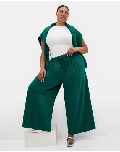City Chic - Plus size Paige Pocket Wide Leg Track Pant - varsity green