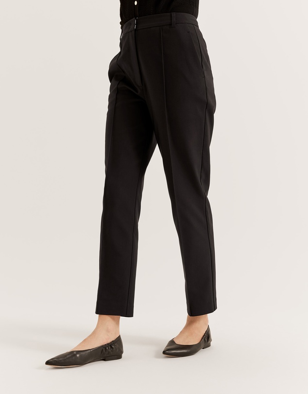 Review - Arianna Pant