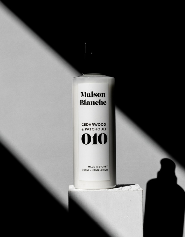 Maison Blanche - 010 Cedarwood & Patchouli - Hand Lotion