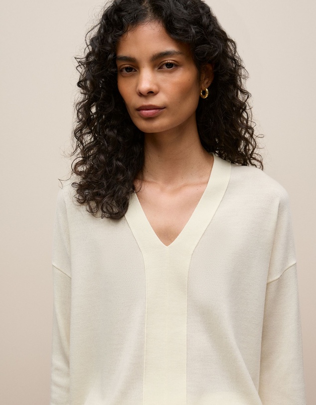 Trenery - Merino V Neck Knit in Ivory