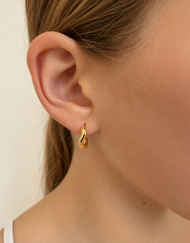 Luna Rae - Gold Vermeil Waved Hoops - Medium