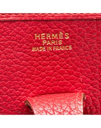 Pre-Loved by Azura Reborn - Pre-Loved hermes Elegant Leather Shoulder Bag with Adjustable Strap Classic Everyday Style and Distinctive Detailing