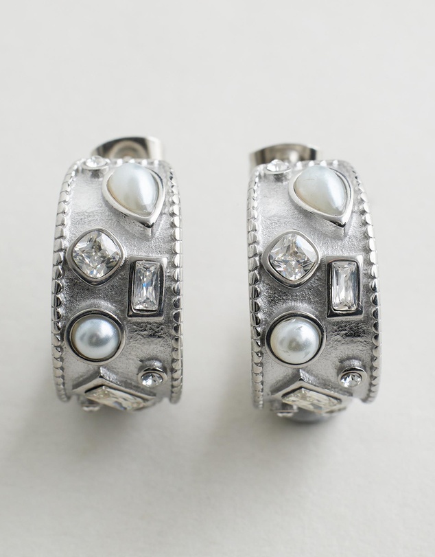 Moira Hughes - The White Label - The Jordan Hoops