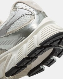 Nike - V5 RNR - Women's