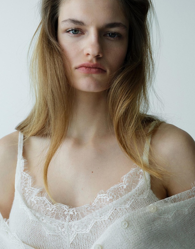 M.N.G - Top With Lace Neck