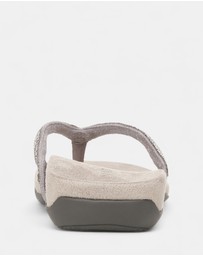 Vionic - Dillon Shine Toe Post Sandal - Stormy