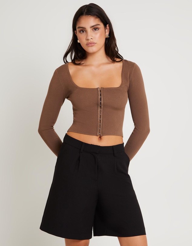 Alice In The Eve - Quinn Hook & Eye Long Sleeve Knit Top