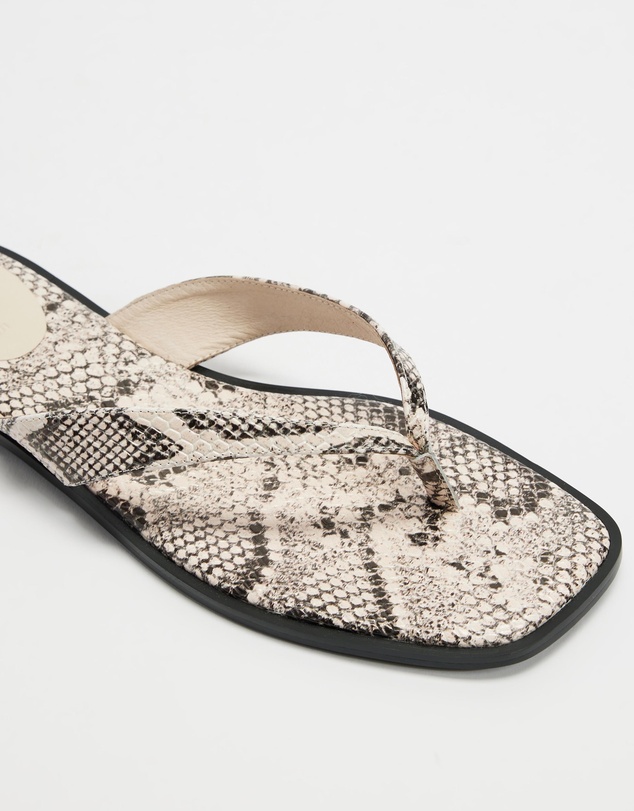 AERE - Flat Leather Thongs