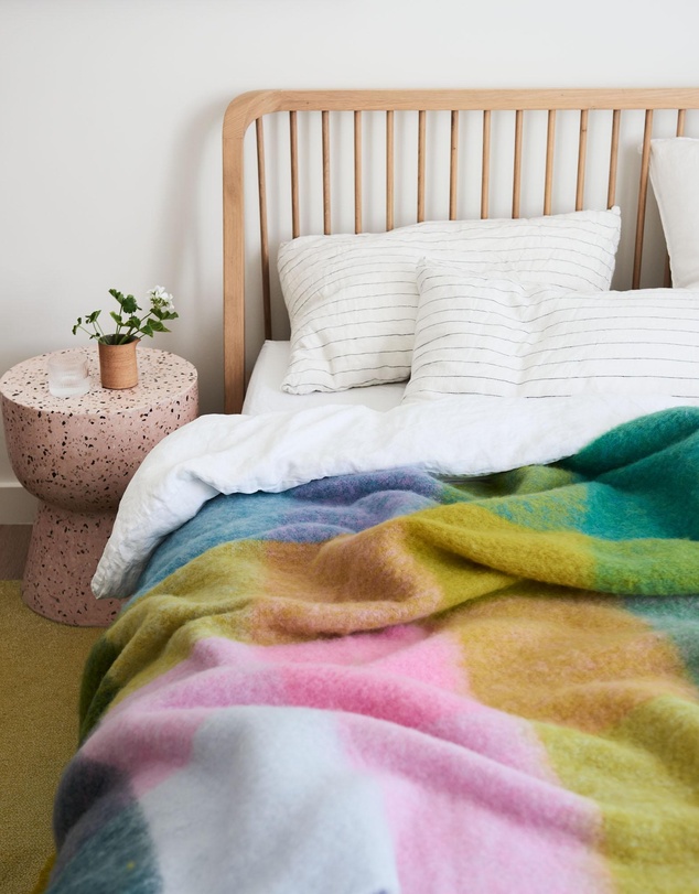St Albans - Alpaca Throw Sassy