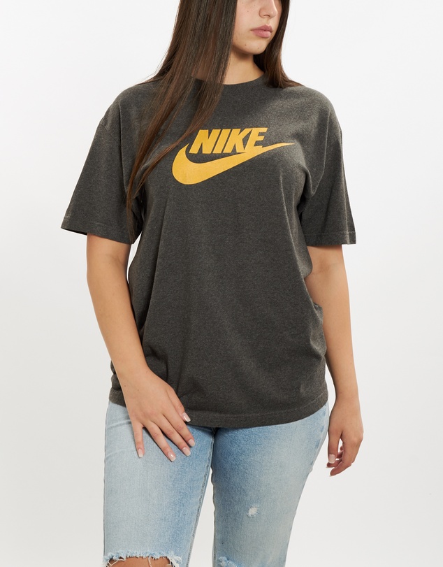 Vintage by The Real Deal - Pre Loved - Vintage Nike Tee