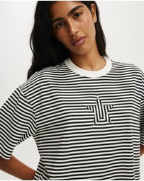 Cotton On - The Boxy Graphic Tee