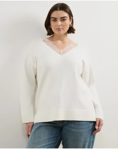 Atmos&Here Curvy - Teo V Neck Knit Jumper With Lace Trim