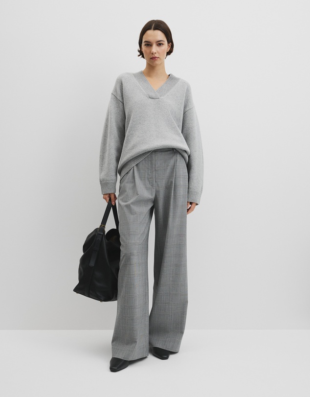 Country Road - Extrafine Merino Longline V-neck Neck Knit