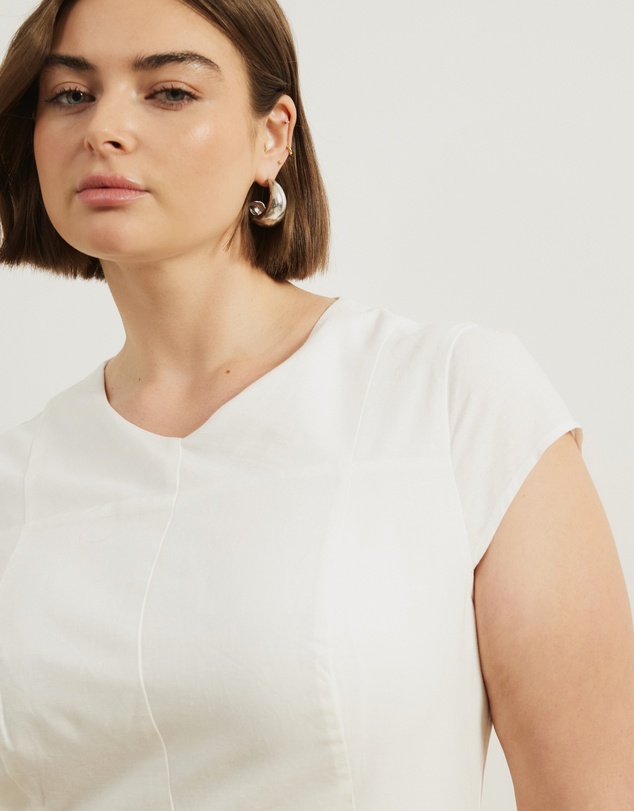 Atmos&Here Curvy - Lorry Keyhole Linen Blend Maxi Dress