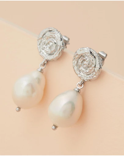 Carly Paiker - Spirallo Pearl Earrings
