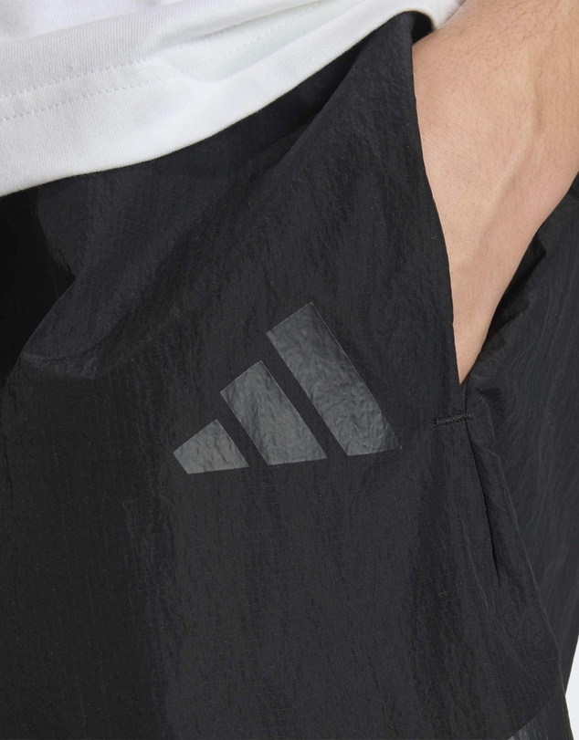 adidas Performance - MERCEDES - AMG PETRONAS FORMULA 1 TEAM NIGHT WOVEN SHORT Mens
