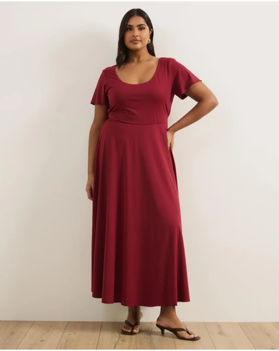 Atmos&Here Curvy - Jersey Maxi Dress With Flutter Sleeves
