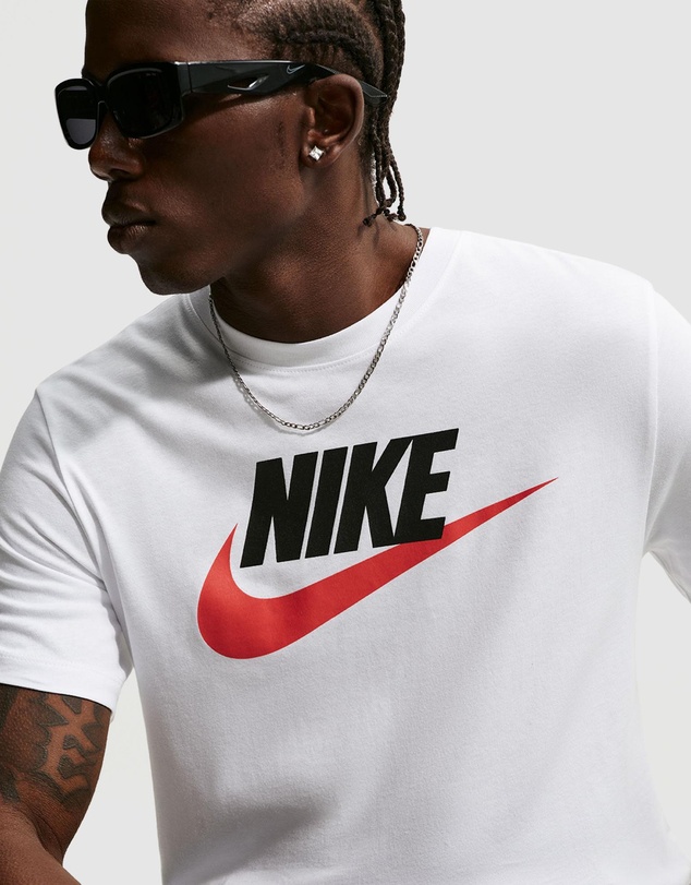 Nike - Nike Sportswear Futura T-Shirt