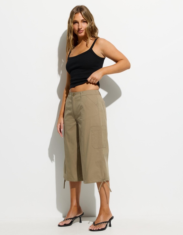 Dazie - Cara Low Rise Cargo Capris
