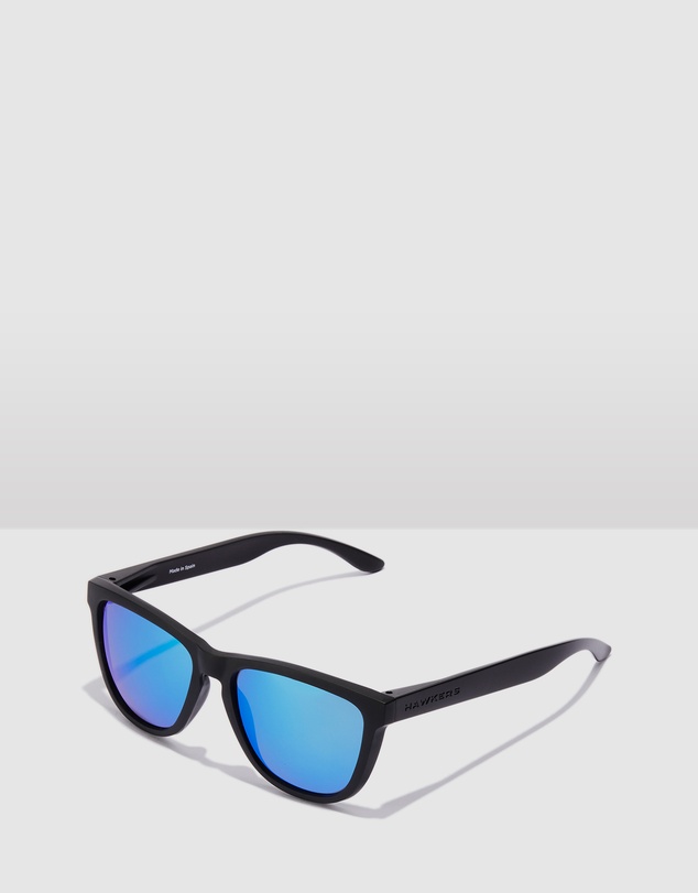 Hawkers Co - HAWKERS - Polarized Black Clear Blue ONE RAW Sunglasses for Men and Women UV400