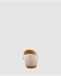Nine West - Speakup