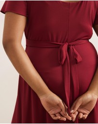 Atmos&Here Curvy - Jersey Maxi Dress With Flutter Sleeves