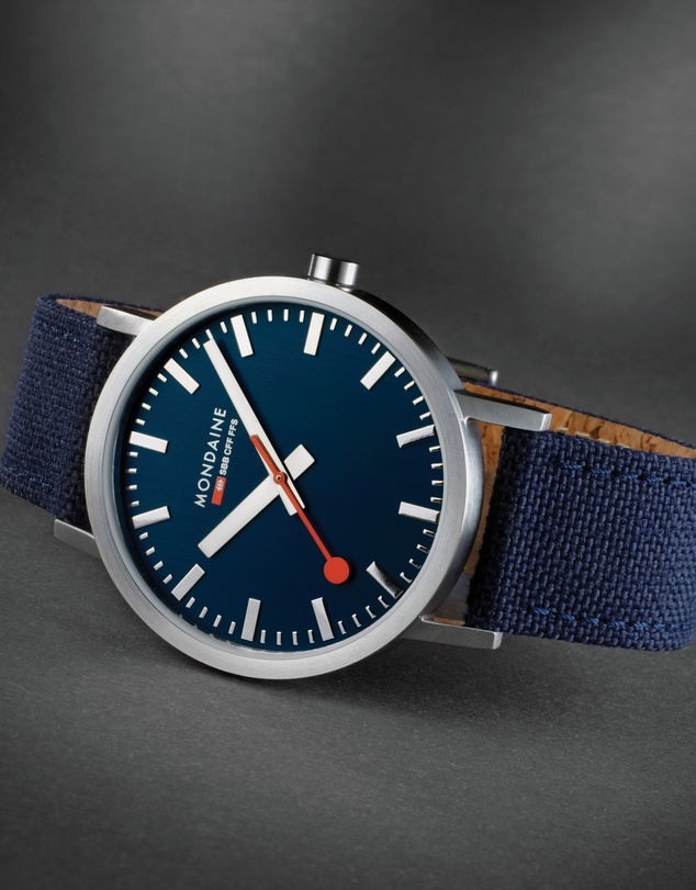Mondaine - Mondaine Official Swiss Railways Classic Deep Blue Watch
