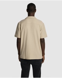yd. - Kai Embroidered Short Sleeve Shirt