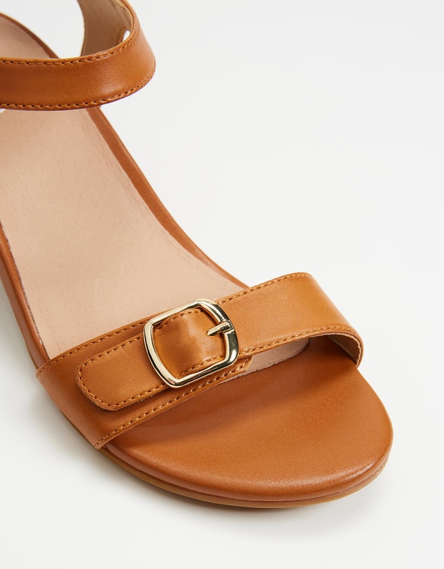 Mia Vita - Nadia Wedge Sandal - Tan