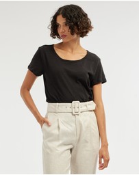 Amelius - Fallon Rounded Hem Tee