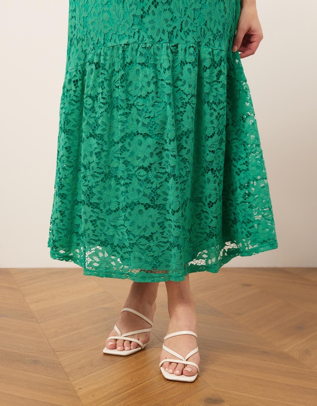 Atmos&Here Curvy - Vida Lace Midi Skirt