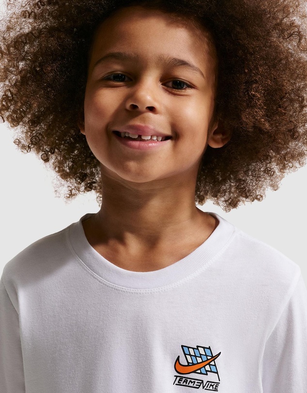 Nike - Boxy Long-Sleeve T-Shirt - Teens