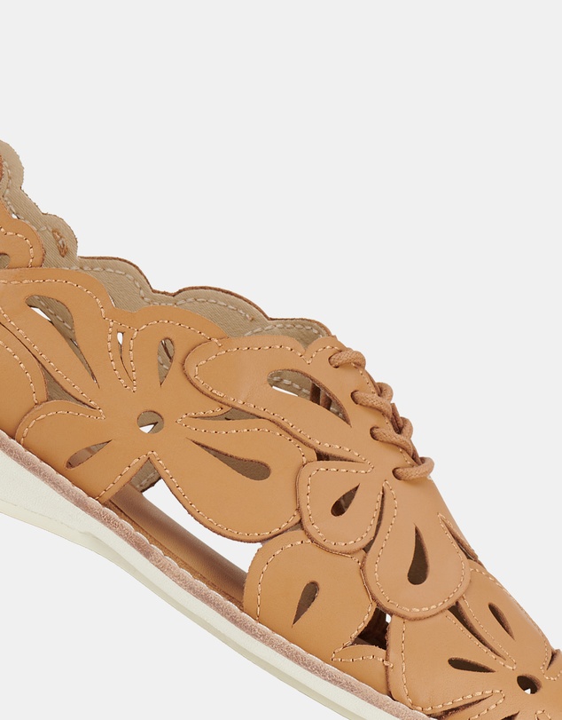 Rollie - Sidecut Applique Shoe