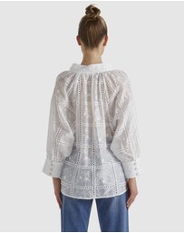 Fate + Becker - Whisper Top