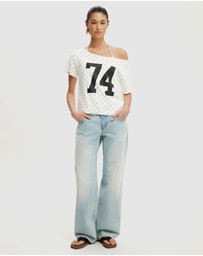 Cotton On - Sporty off Shoulder Graphic Tee