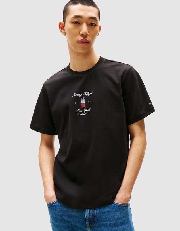 Tommy Hilfiger - Seasonal Flag Logo Tee