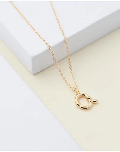 Zahar - Letter Q Necklace