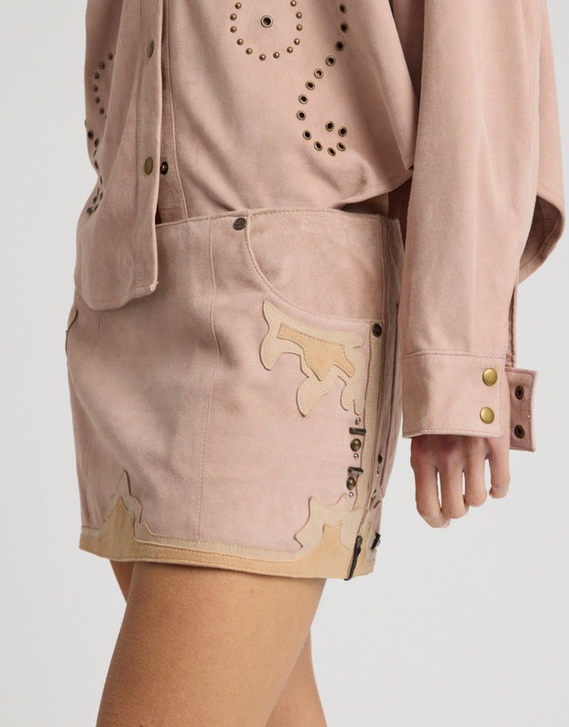 ONE TEASPOON - Rodeo Renegade Studded Applique Low Waist Mini Suede Skirt - Dusty Pink