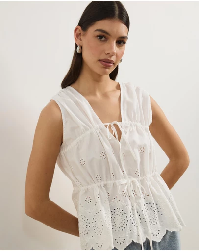 Atmos&Here - Eliza Broderie Tie Front Top