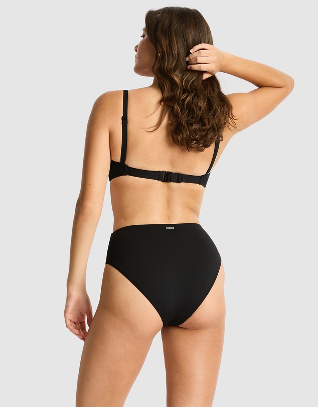 Sea Level Australia - Essentials Twist Front DD/E Cup Bra
